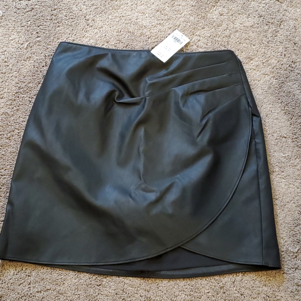 Faux leather mini skirt